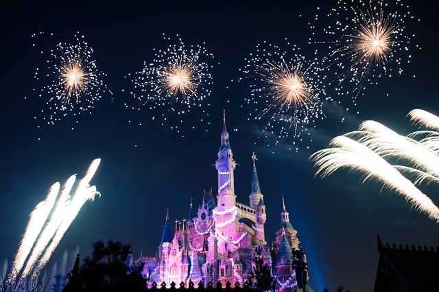 ディズニークリスマス花火よく見える場所どこ？外から車で見れる穴場も紹介！
