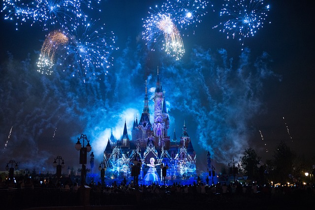 ディズニークリスマス花火よく見える場所どこ？外から車で見れる穴場も紹介！
